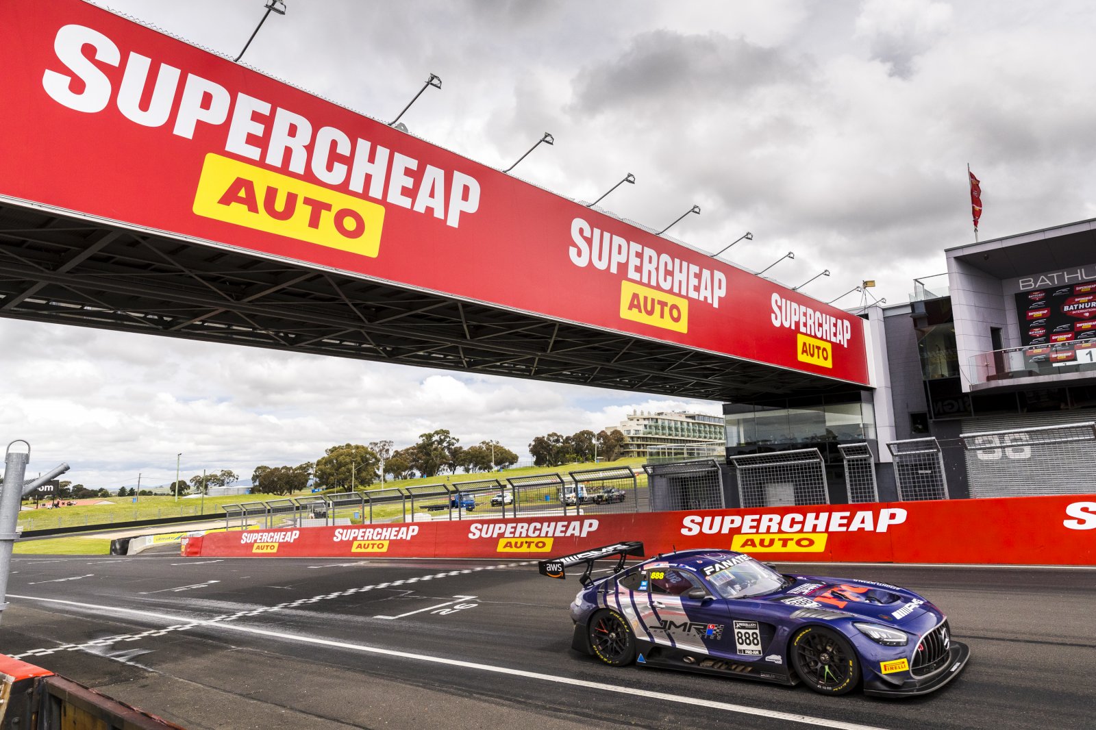 Triple Eight Race Engineering take three hour victory at Supercheap Auto Bathurst International